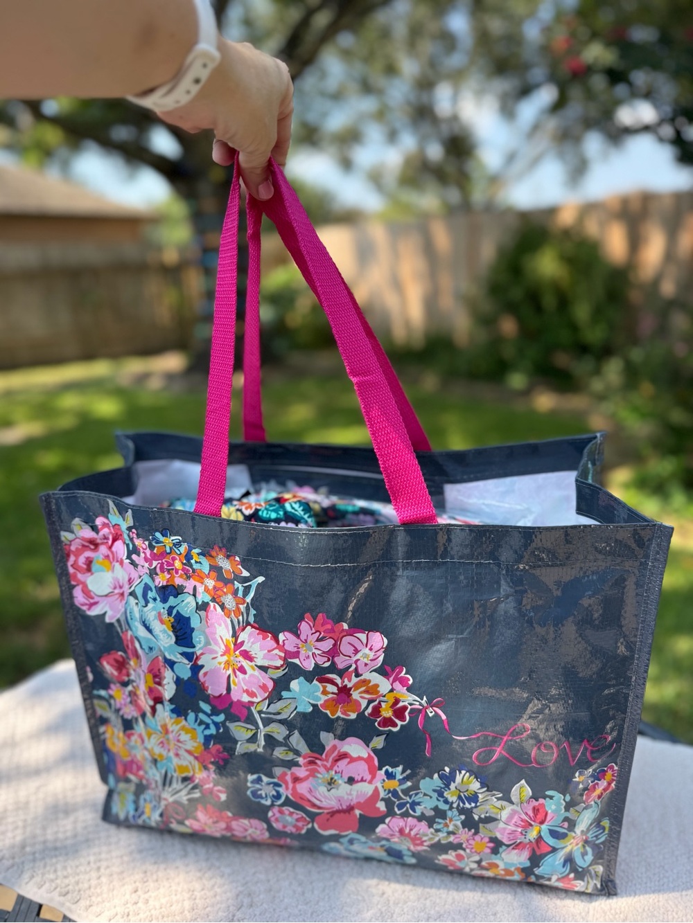 Vera Bradley Navy Quilted & Bright Floral Print “Happy Blooms” NEW 5 items - Picture 15 of 16